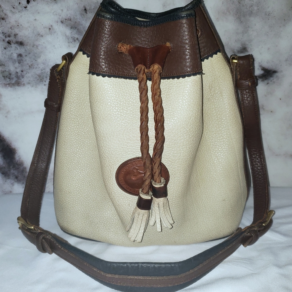 Vintage Dooney & Bourke bucket bag
